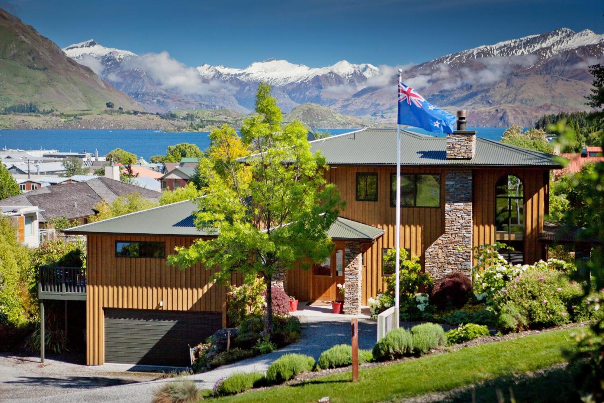 Wanaka Springs Lodge Exterior photo